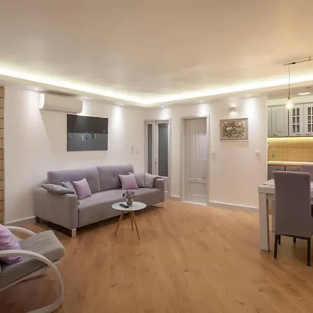 Дом отдыха Kety With Pool Макарска