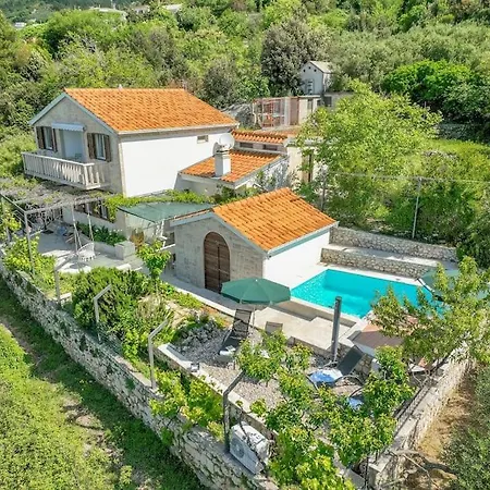 Kety With Pool Feriehus Makarska