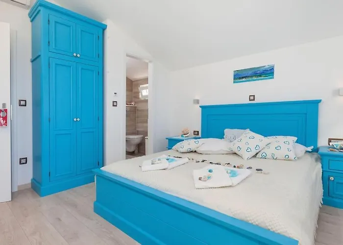 Kety With Pool Holiday home Makarska