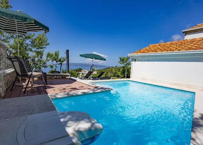 Σπίτι διακοπών Kety With Pool