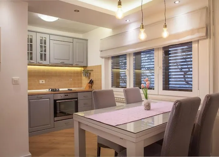 Kety With Pool 马卡尔斯卡